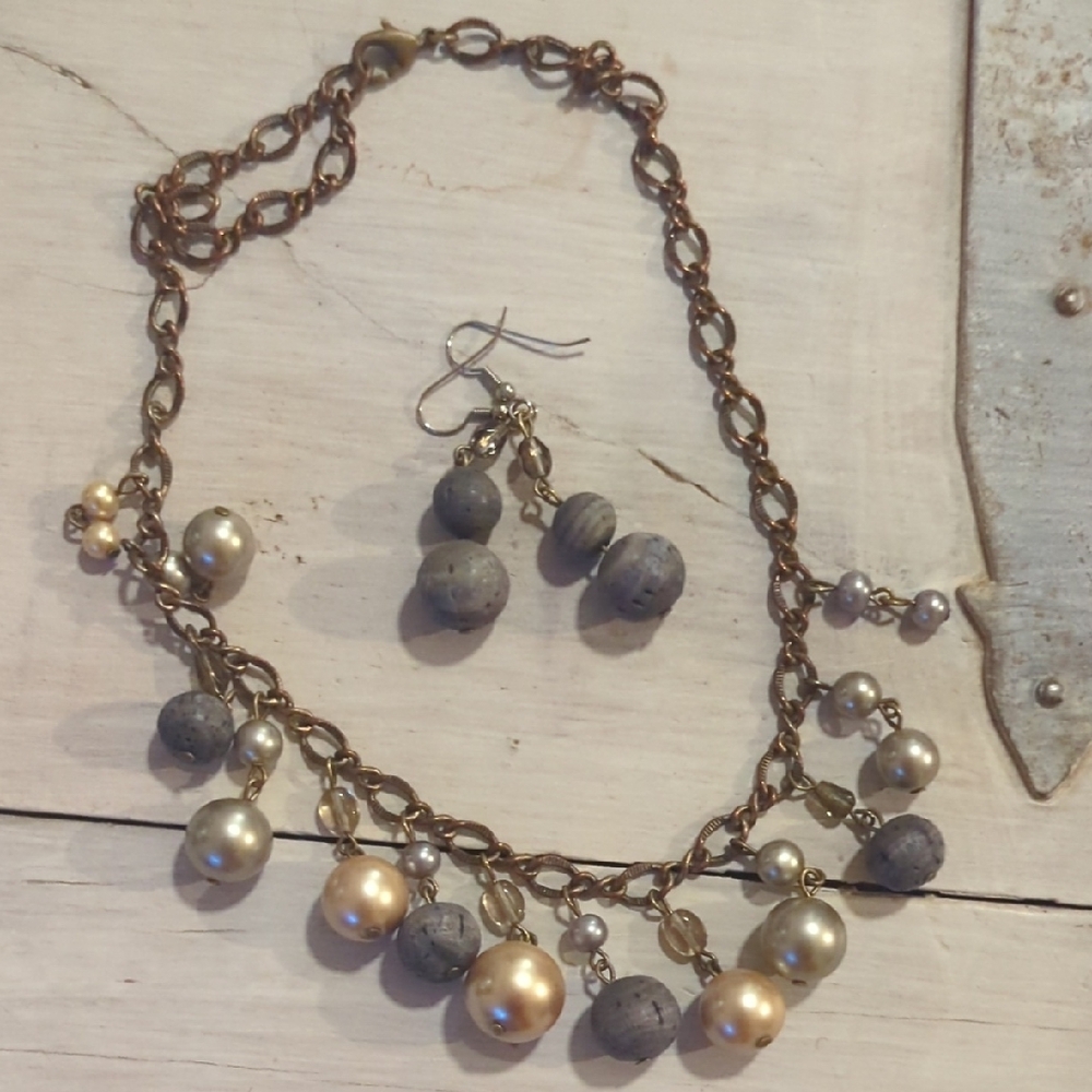 Chic Gold and Gray Beaded Necklace Set